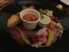 -恰餐厅及酒吧 CHAR Bar & Grill (北京丽都皇冠假日店)