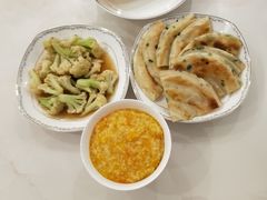 -爱的果实月嫂育婴师(世纪东方店)