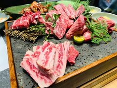 -草家酱蟹炭火烤肉店(珲春南路一店)