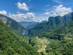 -鹿院坪生态旅游景区