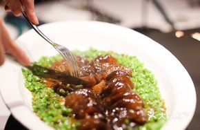 Stewed Sea Cucumber with Green Pepper and Meat Sauce
