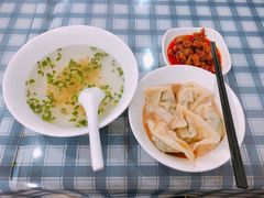 荠菜肉冷馄饨-潘国仙耳光馄饨(黄家阙路店)