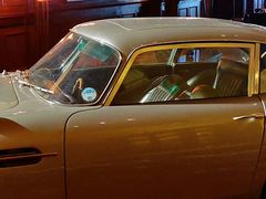 -LONG BAR 廊吧(外滩华尔道夫酒店)