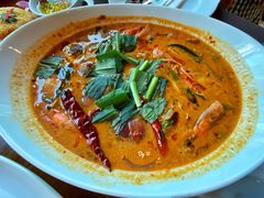 -Chom Cafe and Restaurant