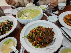 -湖南人家湘菜馆(镇江路店)