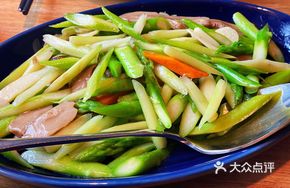 Stir-fried Bamboo Shoots with Flower Mushrooms