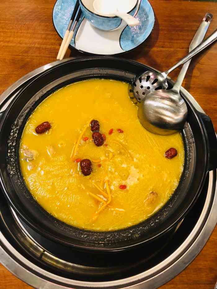 金鲜生金汤花胶鸡港式打边炉-"花胶鸡近一两年在重庆大行其道,江北