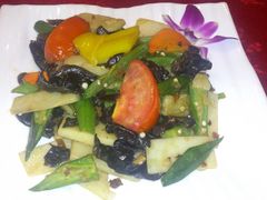 黑木耳淮山炒秋葵-佛有缘素食馆·荔湾老字号(陈家祠首店)