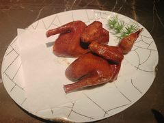 脆皮乳鸽-新荣记(BFC外滩金融中心店)
