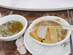 -菌海森林·非遗野生菌火锅(西山区滇池路摩根道店)