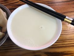 甜豆浆-锅贴大王南翔小笼(临沂二村店)