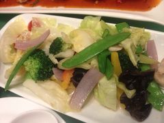 橄榄油炒什菜-翠华餐厅(山顶道店)