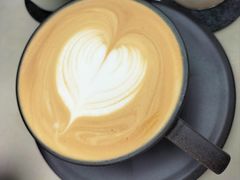 抹茶拿铁-彳亍咖啡·这里(水湾路店)