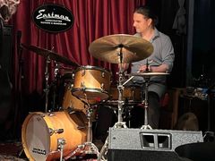 -东岸Cafe 爵士俱乐部