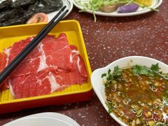 -四囍码头海鲜烧烤自助火锅(外滩南京东路悦荟广场店)