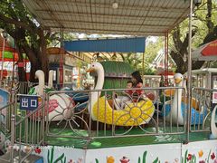 -顺德大良半月城游乐场