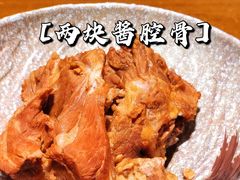 特色大铁锅烀腔骨-95号酱骨·一块豆腐(展春园西路店)