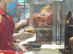 -Bánh Mì Huynh Hoa