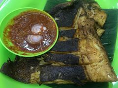 -明记烧鱼美味店