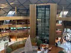 -上海滴水湖皇冠假日酒店