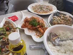 -覃记海鲜美食餐厅