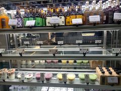 面包甜点陈列柜-OUR Bakery(三里屯太古里店)