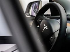 -TESLA 特斯拉(上海太古汇体验店)