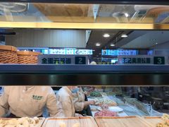 面包甜点陈列柜-袁记云饺(鼓楼店)
