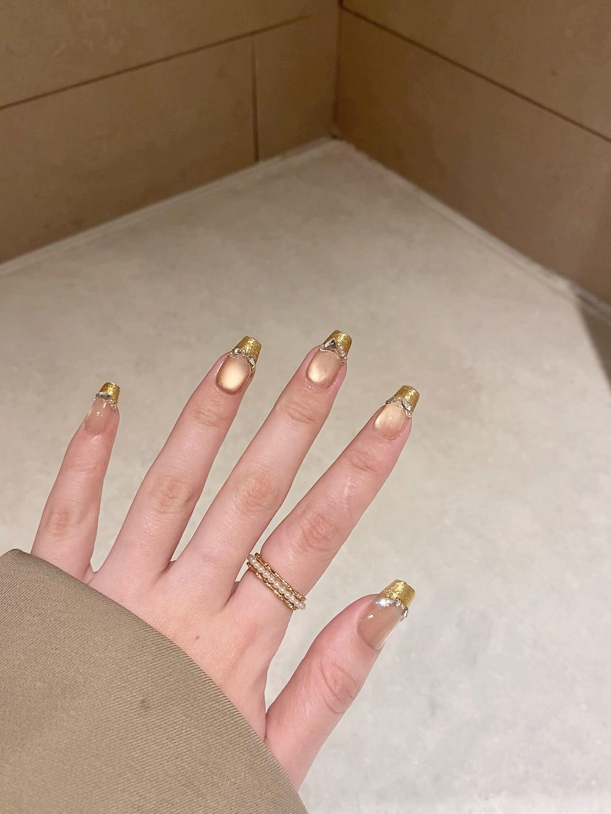 富贵金法式猫眼美甲