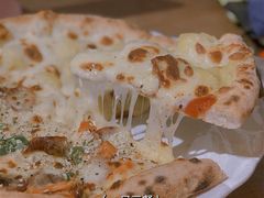 狂野拼榴莲披萨-盘炉forenza·云贵川融合小食堂 ( 钟楼中柳巷店)
