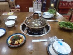 -岳记兴隆·青城腊排铜火锅(融创店)
