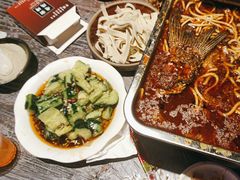 -老街烧烤大排档·地道湖北菜·龙虾馆(汉口火车站店)