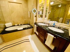 -广州富力丽思卡尔顿酒店