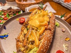 -mordew加州日记西餐&小酒馆(新天地店)