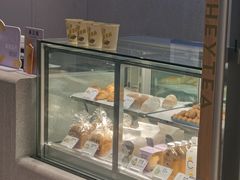 面包甜点陈列柜-喜茶(北京华贸购物中心店)