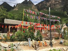 -百里峡七彩艺术小镇