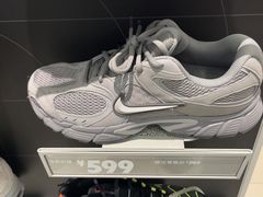 -NIKE上海青浦换季优惠店