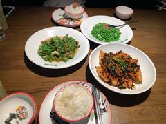 -新白鹿餐厅(滨江银泰店)