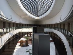 -上海滴水湖皇冠假日酒店