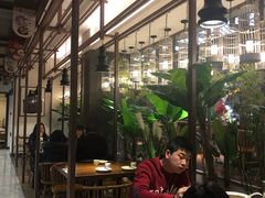 -阿瓦山寨·湘菜现炒·剁椒鱼头王(咸阳总店)