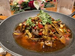 巴东茶店子牛肉-帅巴人舅母子腊蹄民俗村