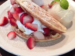 -ROAST coffee & eatery