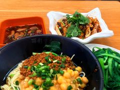 招牌豌杂面-丽影重庆小面(定西路店)
