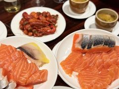 -广州万富希尔顿酒店·感趣自助餐厅·金秋蟹宴生蚝海鲜刺身