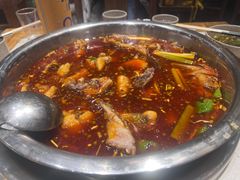 -肖肖酸萝卜鱼火锅(总店)