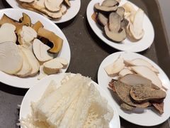 -天宜隆蘑菇宴火锅(石景山旗舰店)
