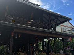 -Dash Teak House