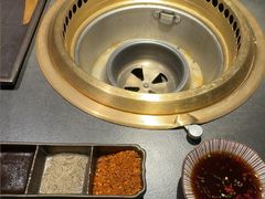 -铭牛烧肉·和牛海鲜自助(高新月牙湖店)