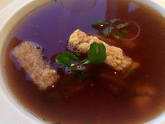 蘑菇清汤-广州四季酒店·佰鲜汇·现代法餐