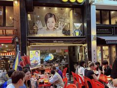 -BHC炸鸡(明洞总店)